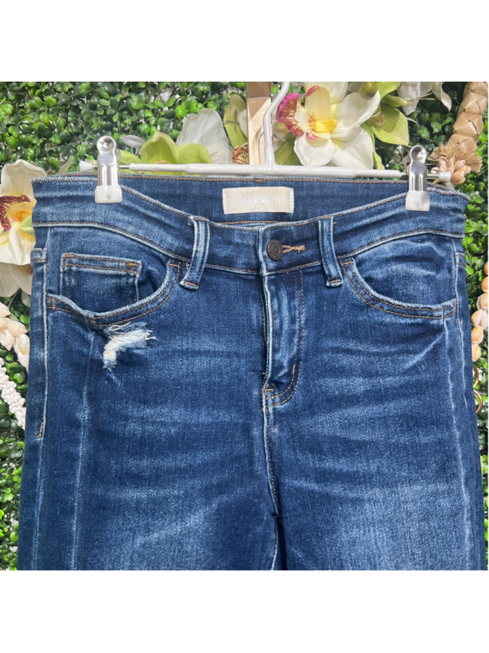 Women's Vervet Blue Skinny Jeans Glistening Mid Rise Distressed Hem Crop Size 27 - Picture 5 of 10